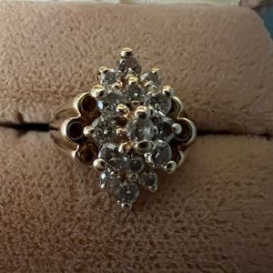 14k gold cluster of Dimond ring